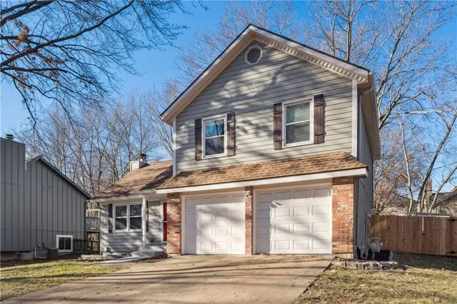 $399,900 | 8308 Tomashaw Street, Lenexa, KS 66219