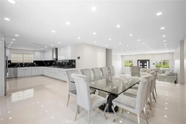 $1,350,000 | 10510 Helendale Avenue, Tujunga, CA 91042