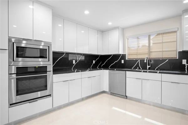 $1,350,000 | 10510 Helendale Avenue, Tujunga, CA 91042