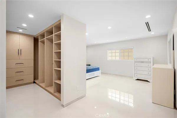 $1,350,000 | 10510 Helendale Avenue, Tujunga, CA 91042