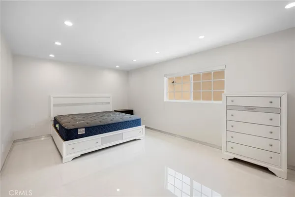 $1,350,000 | 10510 Helendale Avenue, Tujunga, CA 91042