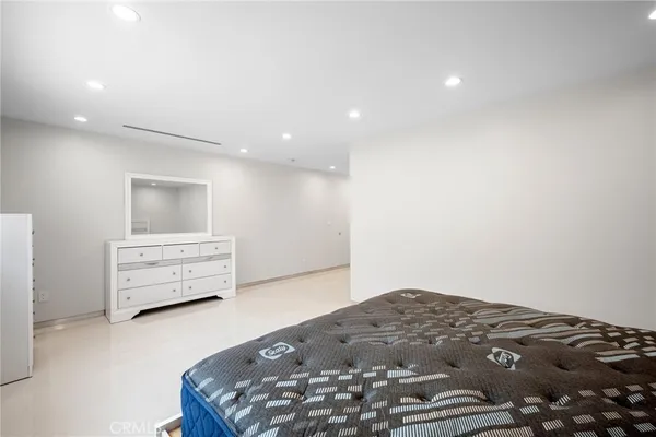 $1,350,000 | 10510 Helendale Avenue, Tujunga, CA 91042