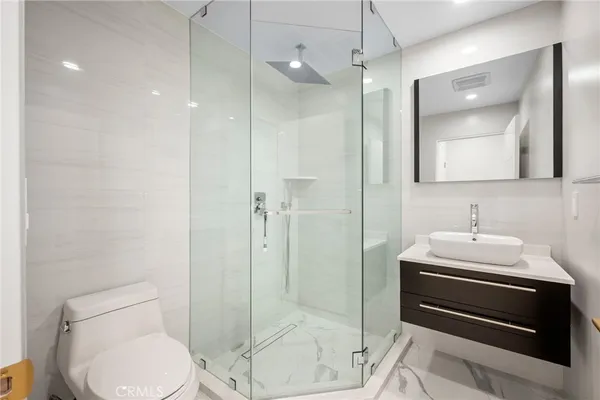 $1,350,000 | 10510 Helendale Avenue, Tujunga, CA 91042