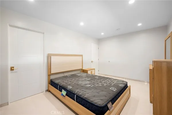 $1,350,000 | 10510 Helendale Avenue, Tujunga, CA 91042