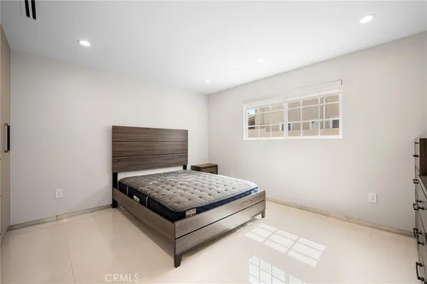 $1,350,000 | 10510 Helendale Avenue, Tujunga, CA 91042