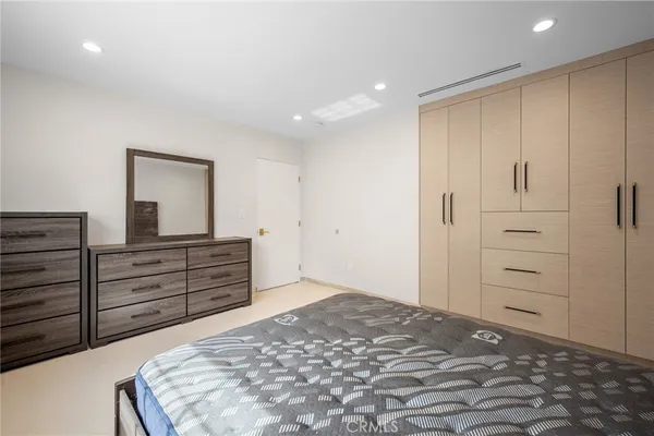 $1,350,000 | 10510 Helendale Avenue, Tujunga, CA 91042