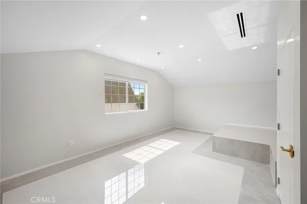 $1,350,000 | 10510 Helendale Avenue, Tujunga, CA 91042