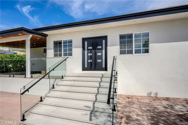 $1,350,000 | 10510 Helendale Avenue, Tujunga, CA 91042
