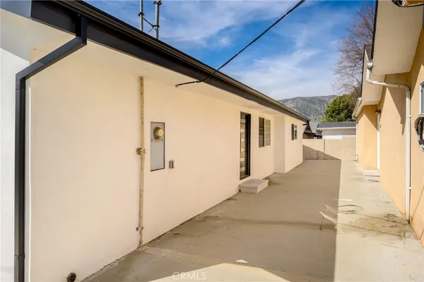 $1,350,000 | 10510 Helendale Avenue, Tujunga, CA 91042