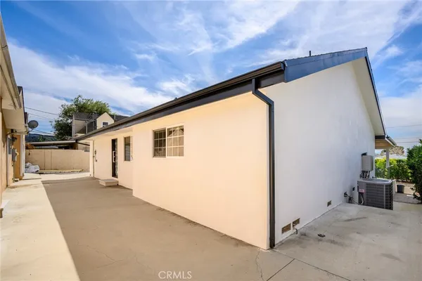 $1,350,000 | 10510 Helendale Avenue, Tujunga, CA 91042