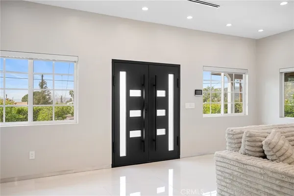 $1,350,000 | 10510 Helendale Avenue, Tujunga, CA 91042