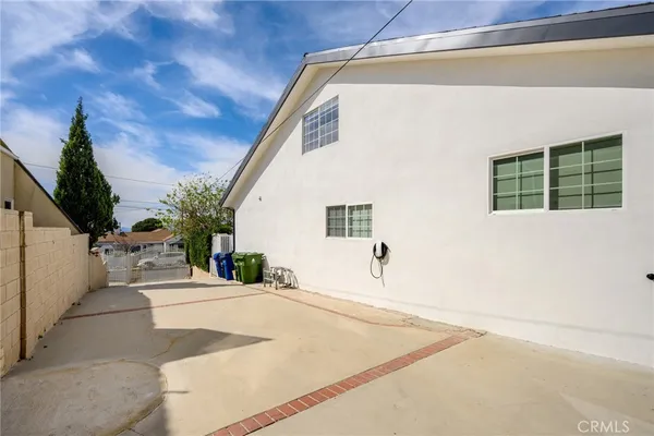 $1,350,000 | 10510 Helendale Avenue, Tujunga, CA 91042