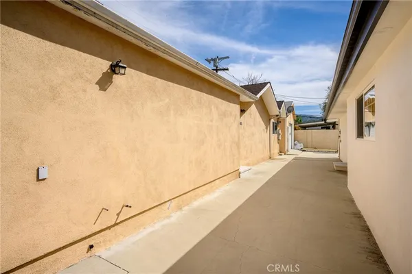$1,350,000 | 10510 Helendale Avenue, Tujunga, CA 91042