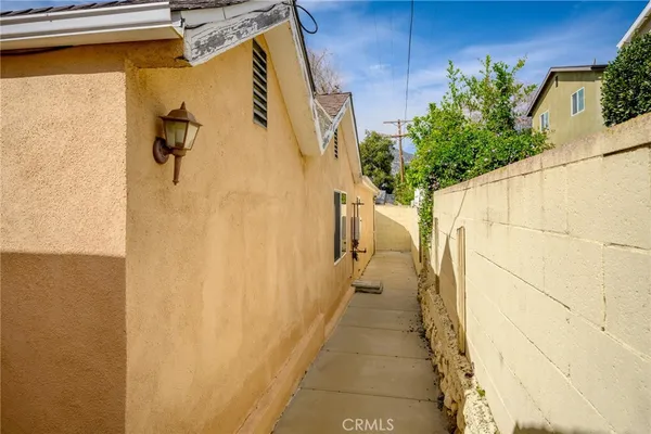 $1,350,000 | 10510 Helendale Avenue, Tujunga, CA 91042