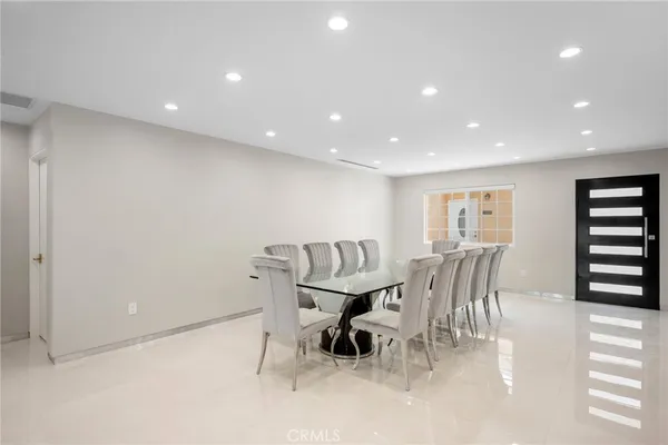 $1,350,000 | 10510 Helendale Avenue, Tujunga, CA 91042