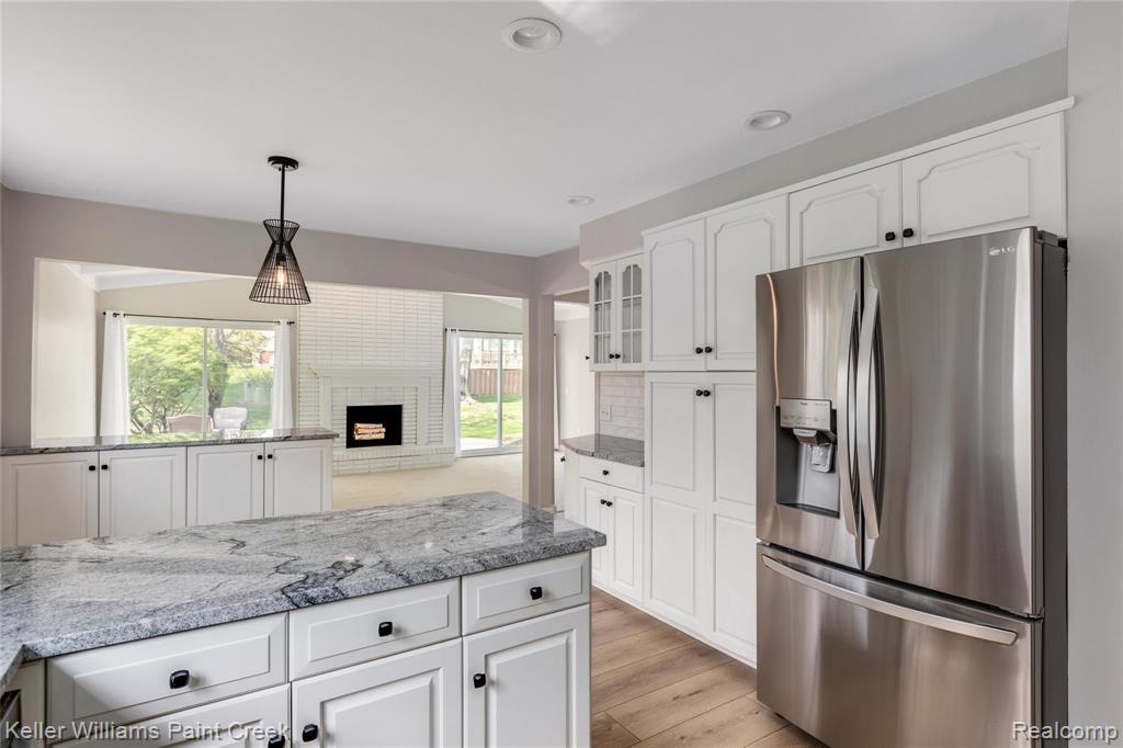 332 Lake Forest Road Rochester Hills, MI 48309 - Photo 23 of 48