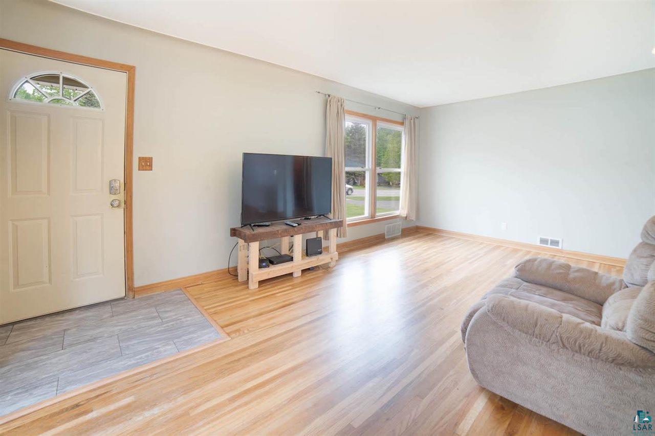 936 West Arrowhead Road Duluth, MN 55811 - Photo 2 of 19 Gallery Image 2