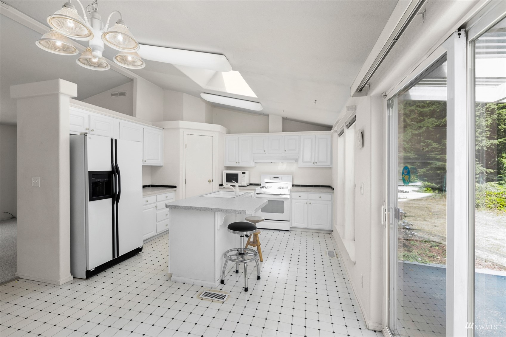 1612 Place Road Port Angeles, WA 98363 - Photo 15 of 40 Gallery Image 15