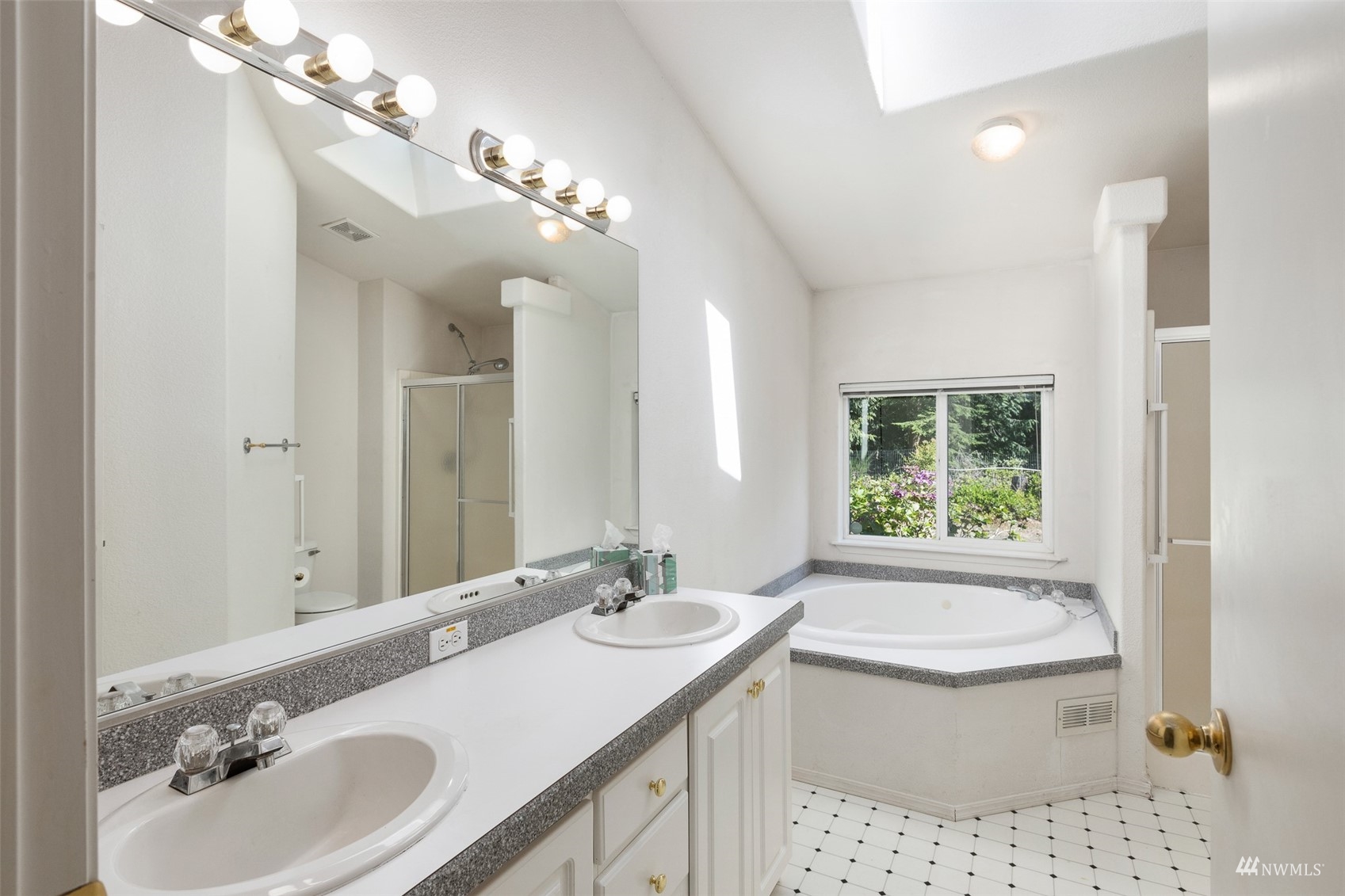1612 Place Road Port Angeles, WA 98363 - Photo 19 of 40 Gallery Image 19