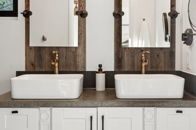 $925,000 | 6689 Exeter Drive, Oakland, CA 94611