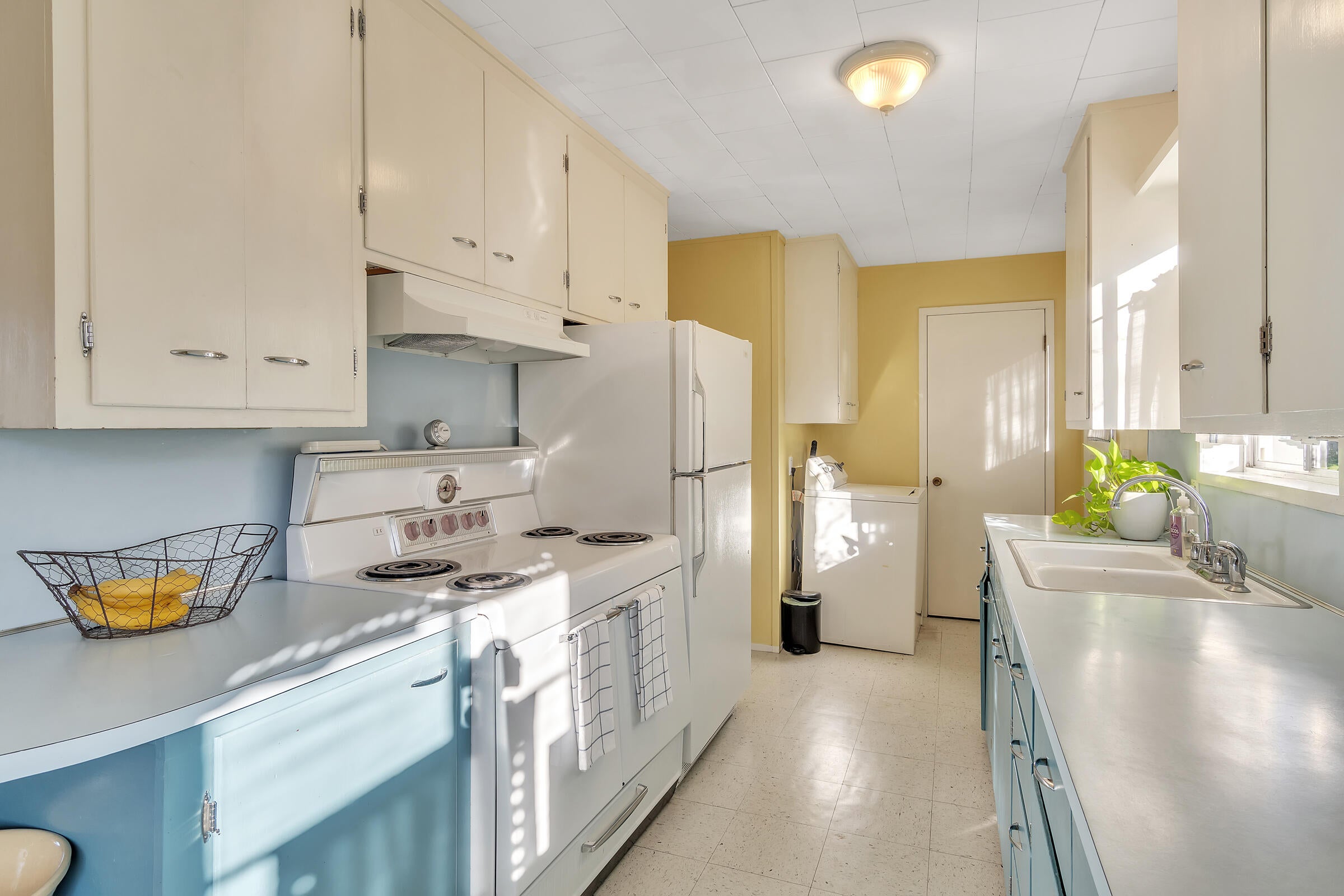 1775 Hull Road Medford, OR 97501 - Photo 25 of 55 Kitchen ADU