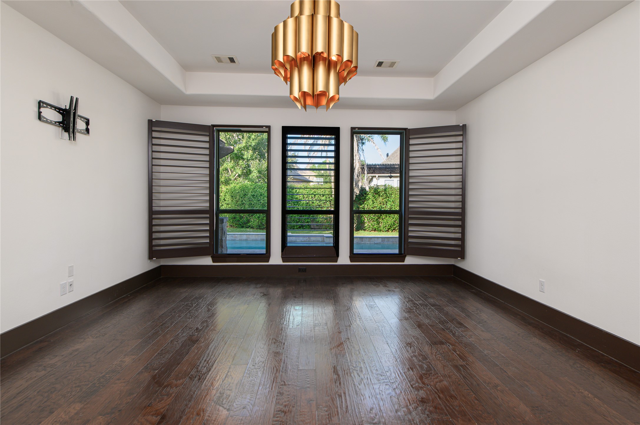 30 Freestone Stream Place Spring, TX 77389 - Photo 24 of 43 PRIMARY BEDROOM W/POOL VIEW