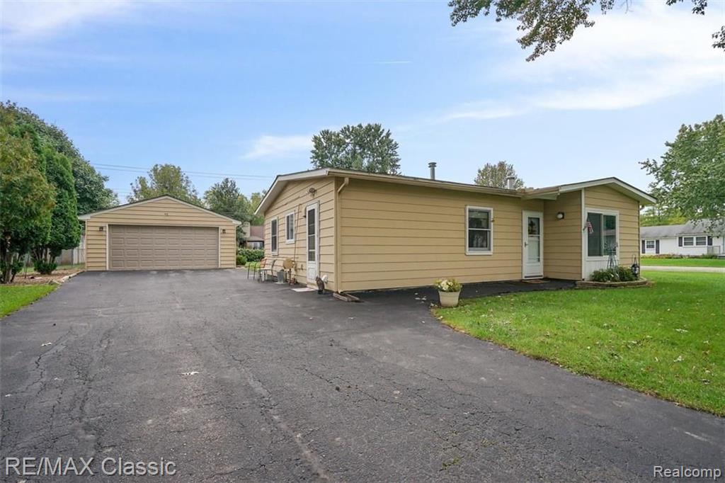 1110 Beta Road Walled Lake, MI 48390 - Photo 2 of 20