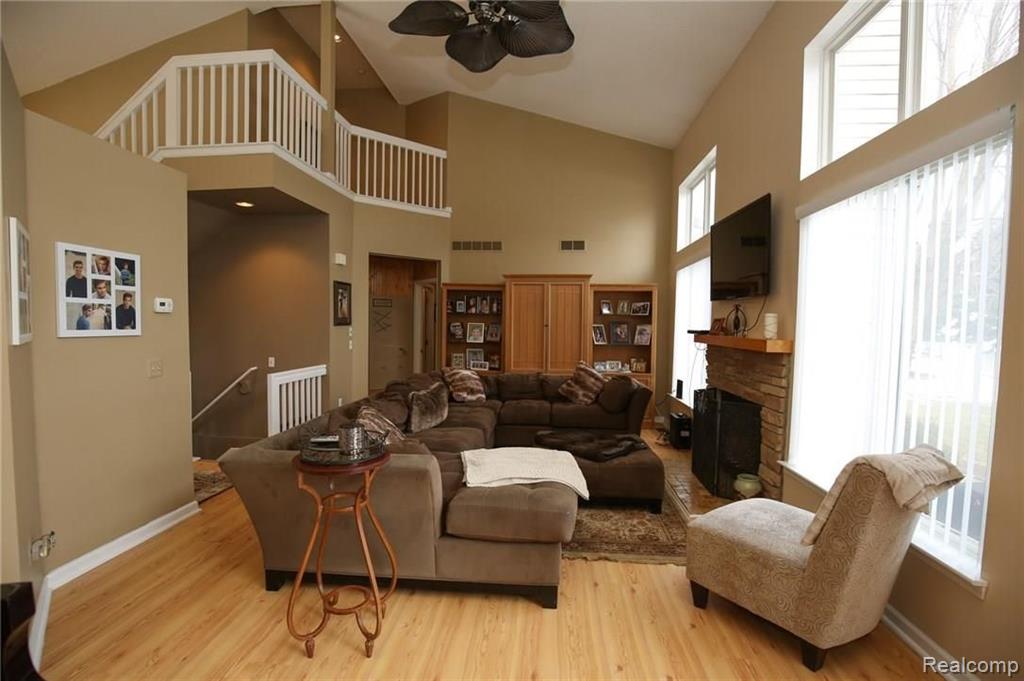 4659 Amberwood Court Rochester, MI 48306 - Photo 10 of 30