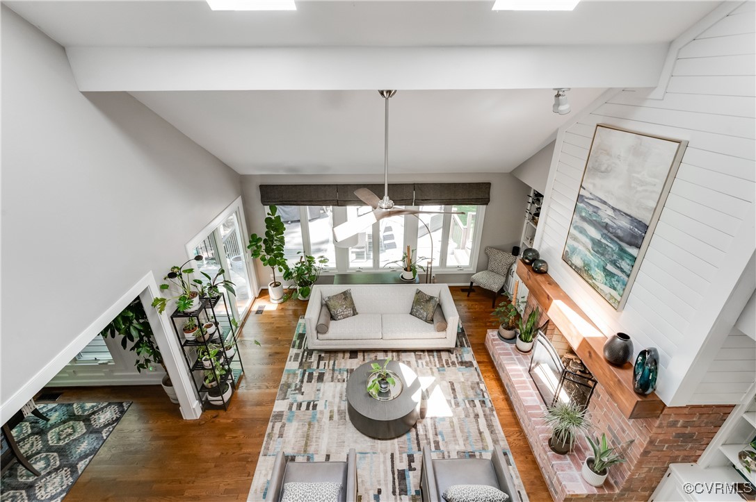 3510 Lansdowne Road Midlothian, VA 23113 - Photo 38 of 47 a living room with furniture and a large window