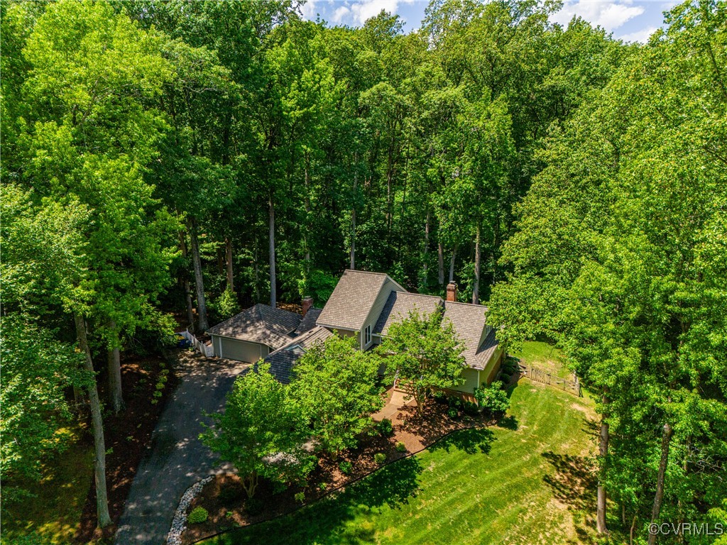 3510 Lansdowne Road Midlothian, VA 23113 - Photo 45 of 47 a view of a garden with plants
