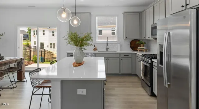 $2,450 | 834 Macassar Lane, Unit HOLDEN 38, Apex, NC 27523