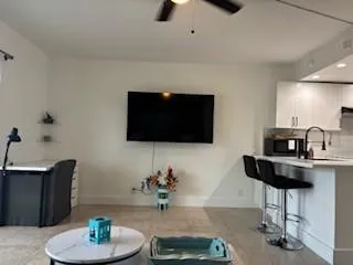 $1,650 | 2900 Northeast 30th Street, Unit B2, Fort Lauderdale, FL 33306