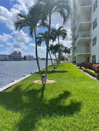 $1,650 | 2900 Northeast 30th Street, Unit B2, Fort Lauderdale, FL 33306