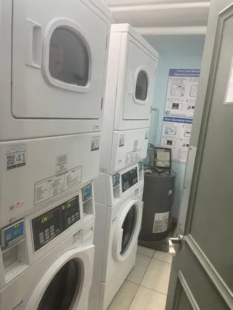 $1,650 | 2900 Northeast 30th Street, Unit B2, Fort Lauderdale, FL 33306