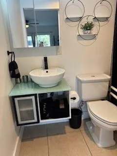 $1,650 | 2900 Northeast 30th Street, Unit B2, Fort Lauderdale, FL 33306