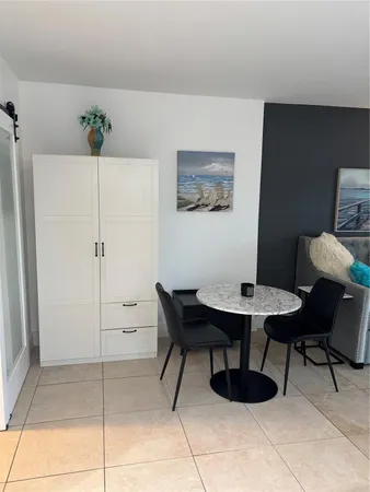 $1,650 | 2900 Northeast 30th Street, Unit B2, Fort Lauderdale, FL 33306