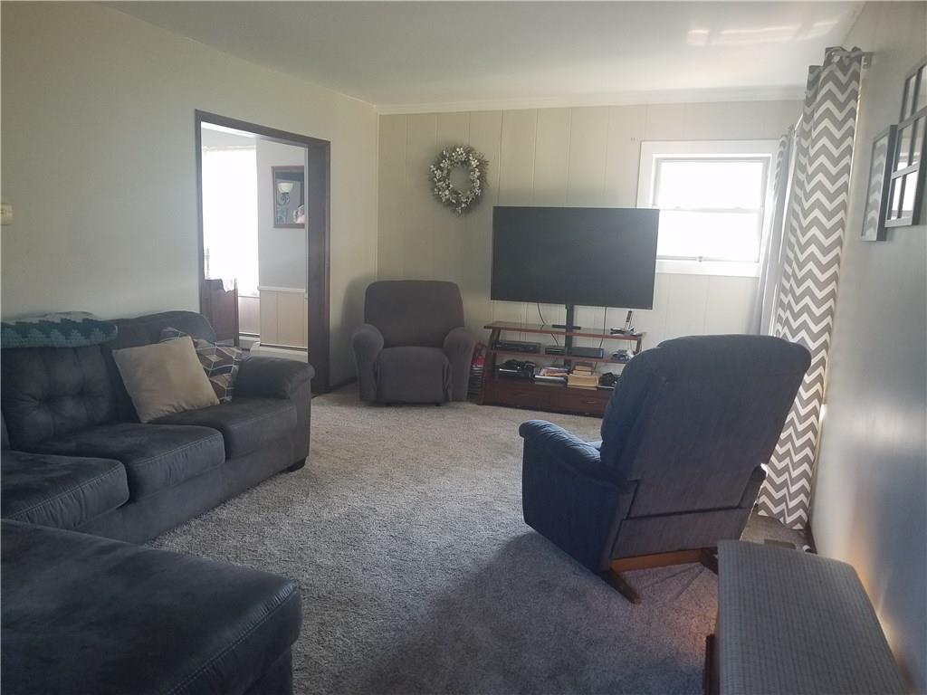 731 Butler Road Kittanning, PA 16201 - Photo 3 of 19 Living room