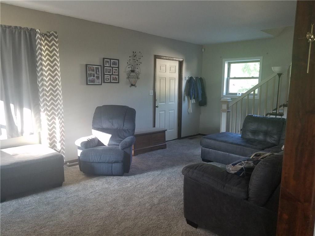 731 Butler Road Kittanning, PA 16201 - Photo 4 of 19 Living room