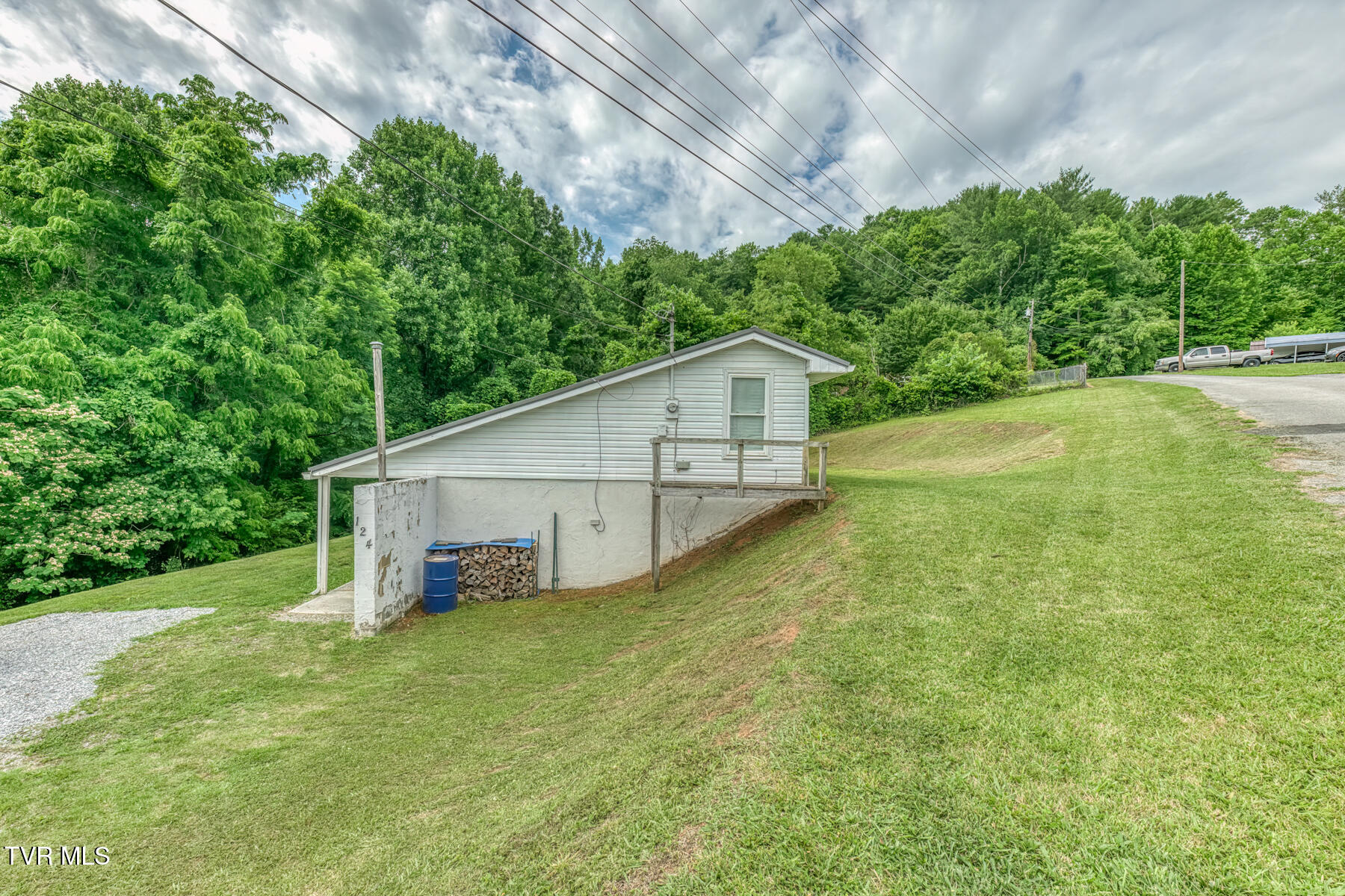 124 Tolley Lane Erwin, TN 37650 - Photo 25 of 31 124 Tolley Ln-28