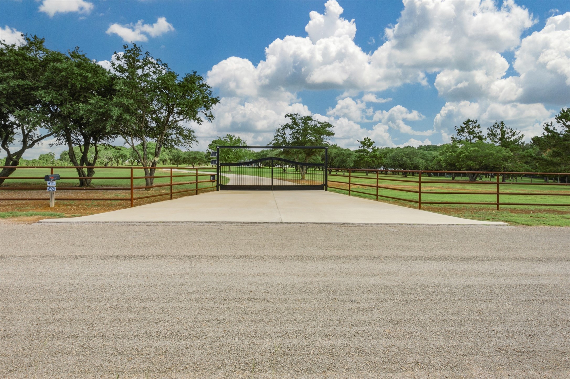 33952 Joseph Road Waller, TX 77484 - Photo 2 of 45