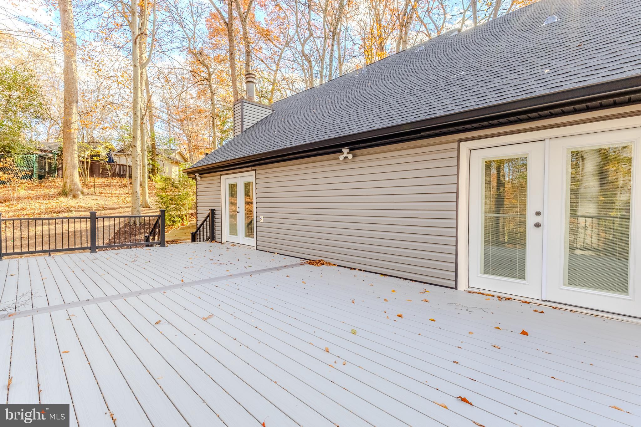 524 Ridge Road Annapolis, MD 21401 - Photo 18 of 53 a backyard of a house with wooden floor