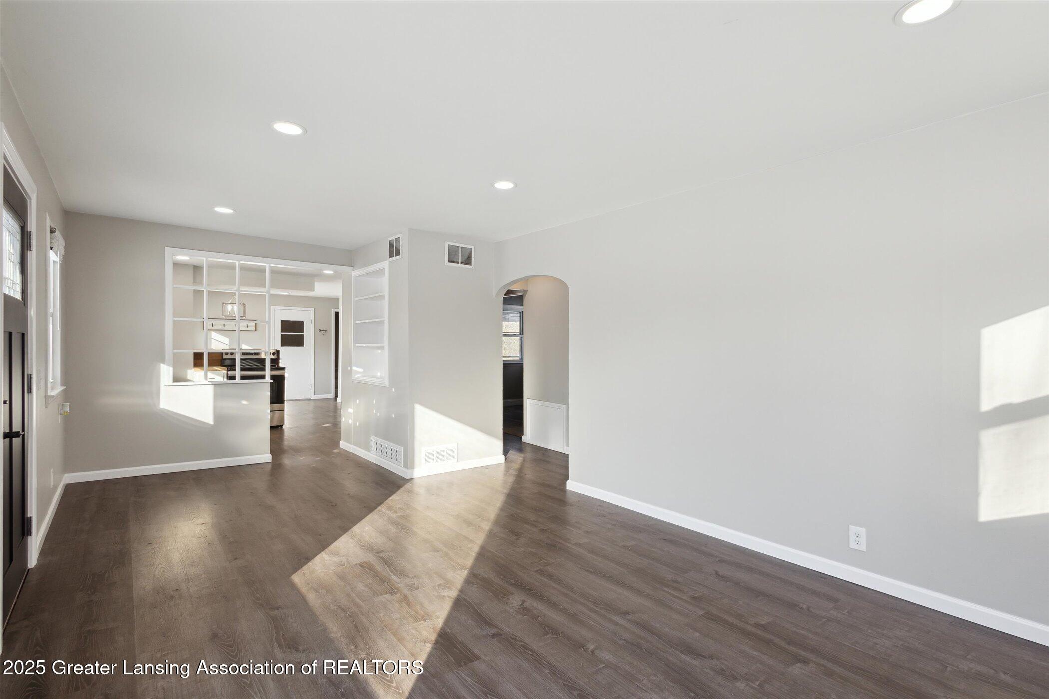 5353 East Clark Road Bath, MI 48808 - Photo 8 of 42 07-5353-Clark-Rd-Bath-Twp-MI-48808-Windo