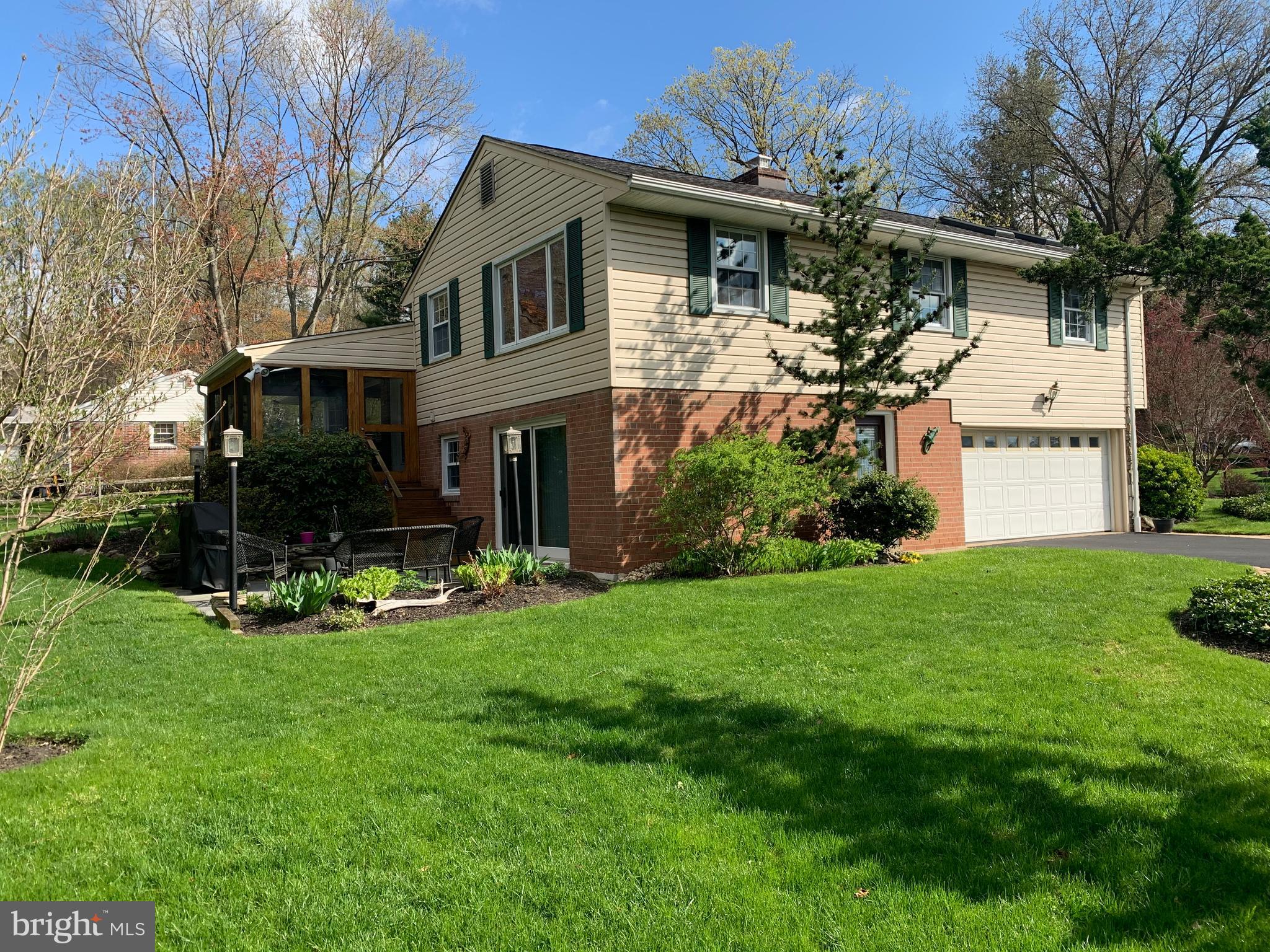 1012 Spring Valley Road Jenkintown, PA 19046 - Photo 3 of 56