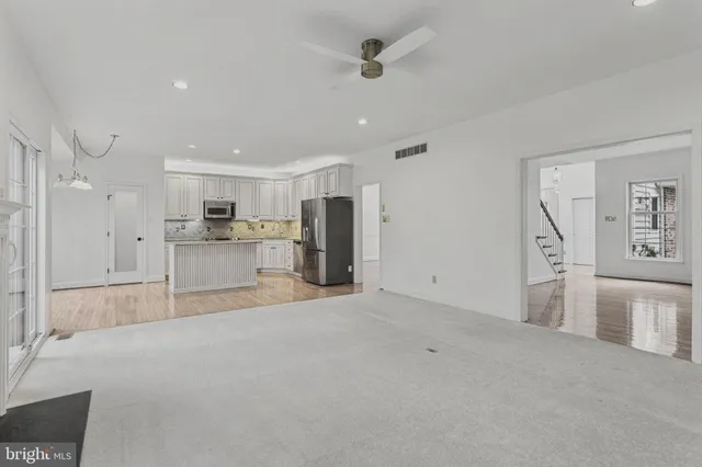 $665,000 | 9 Fenwyck Circle, Phoenixville, PA 19460