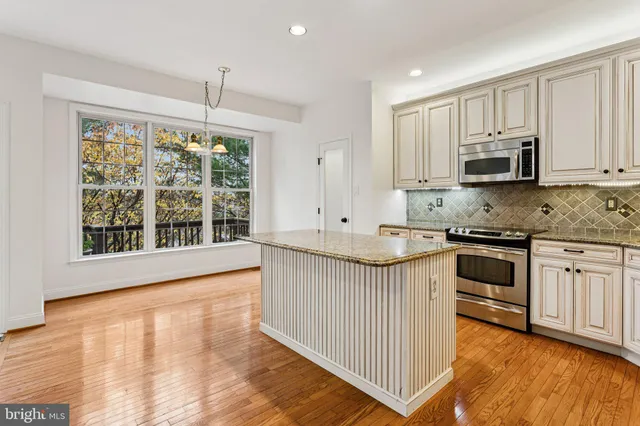 $665,000 | 9 Fenwyck Circle, Phoenixville, PA 19460