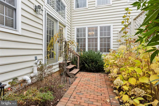 $665,000 | 9 Fenwyck Circle, Phoenixville, PA 19460