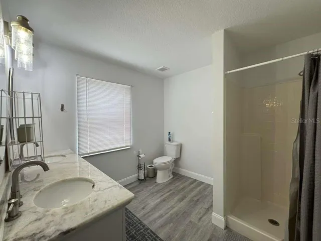 a view of a garage room