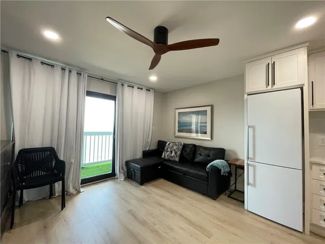 $129,500 | 3938 Surfside Boulevard, Unit 2305, Corpus Christi, TX 78402