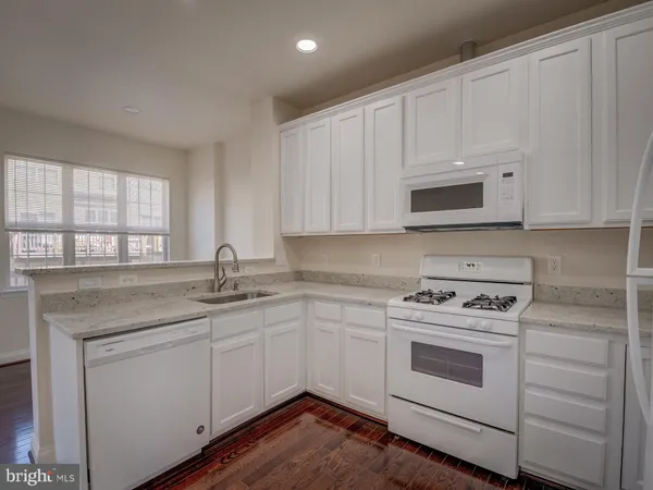 $2,850 | 13510 Turquoise Lane, Herndon, VA 20170