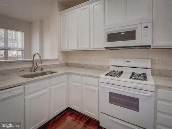 $2,850 | 13510 Turquoise Lane, Herndon, VA 20170